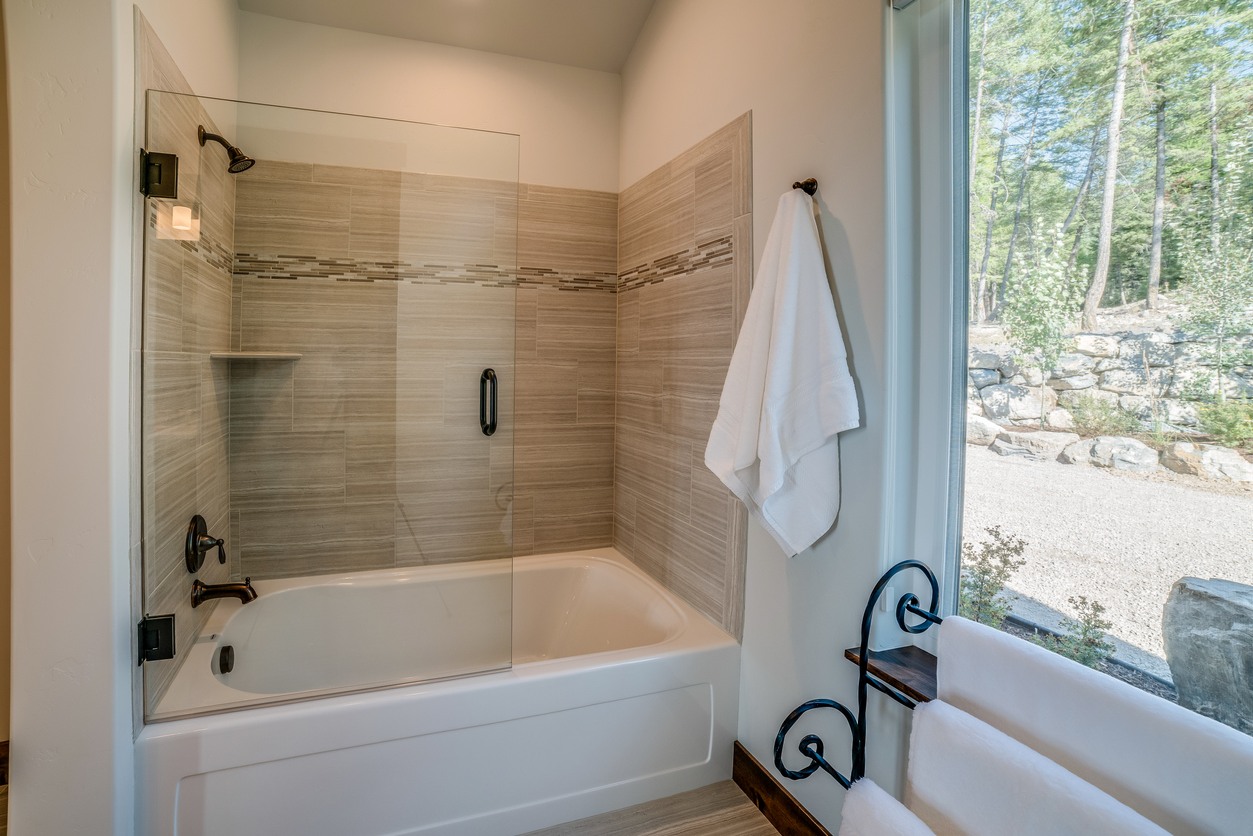 Shower & Tub Installation in Robstown